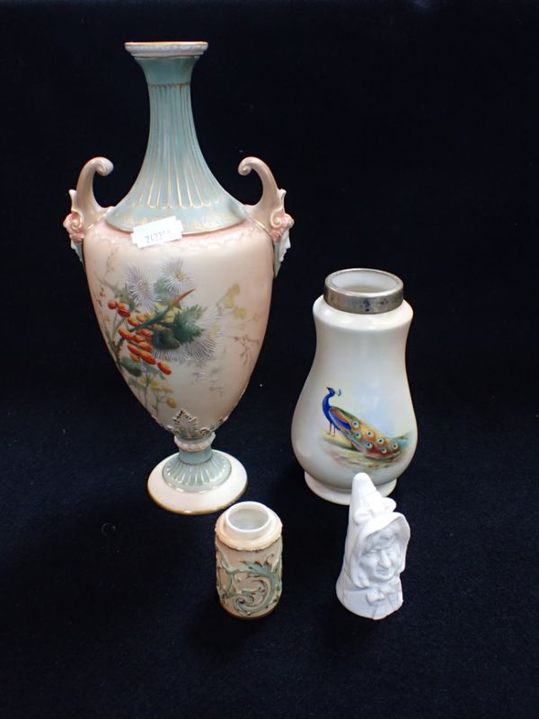 A WORCESTER VASE