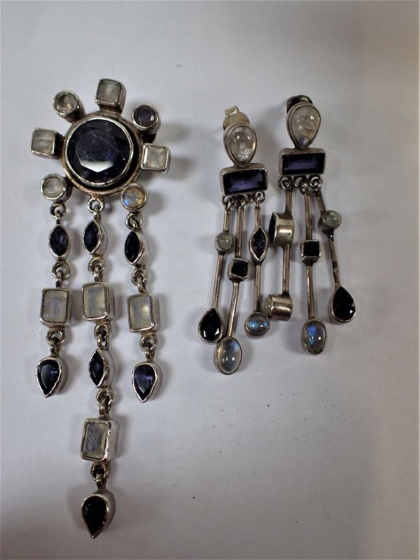 A PAIR OF IOLITE AND MOONSTONE CHANDELIER  EARRINGS