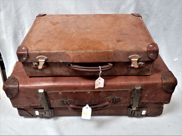 A LEATHER TRAVEL CASE