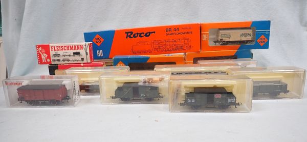 A COLLECTION OF TRIX, FLEISCHMANN, AND ROCO MODEL RAILWAY