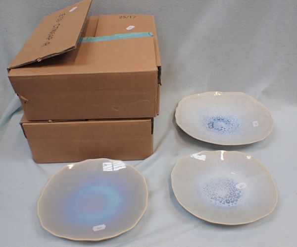 A QUANITY OF CONTEMPORARY 'JARS' PLATES