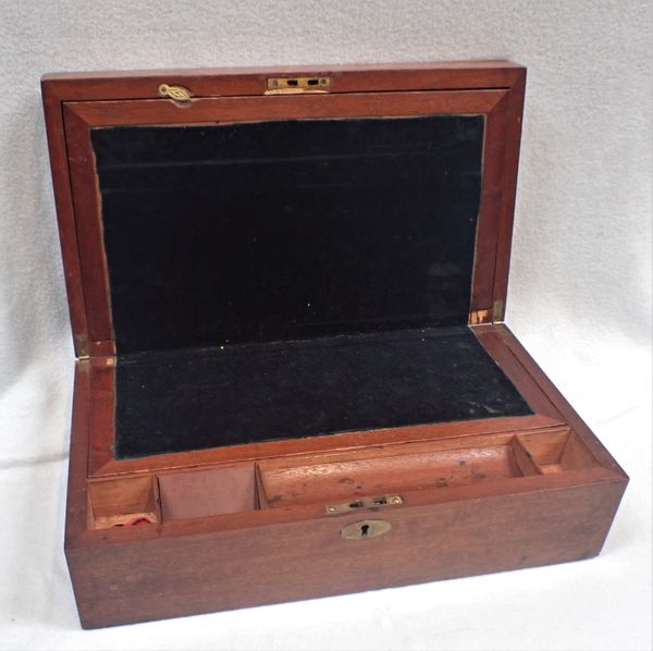 A 19TH CENTURY MAHOGANY WRITING SLOPE