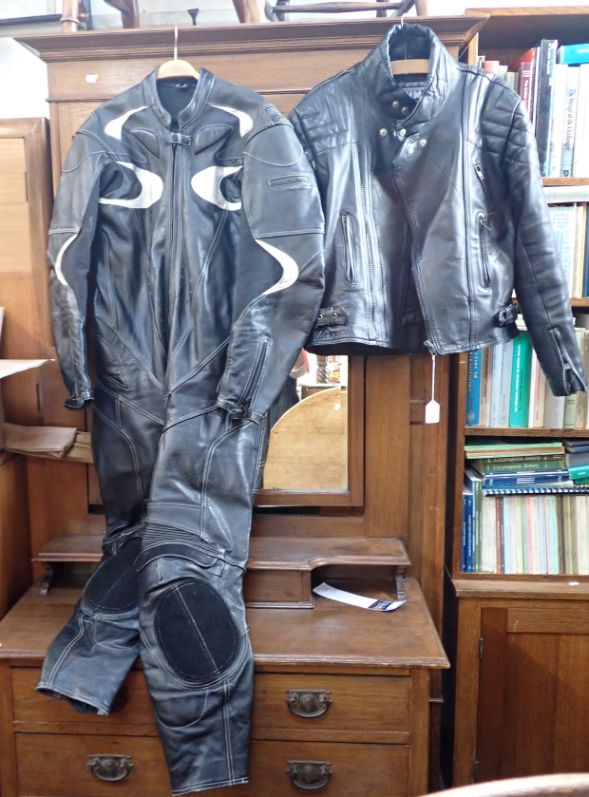 A FRANK THOMAS MOTORCYCLE TOURING SUIT