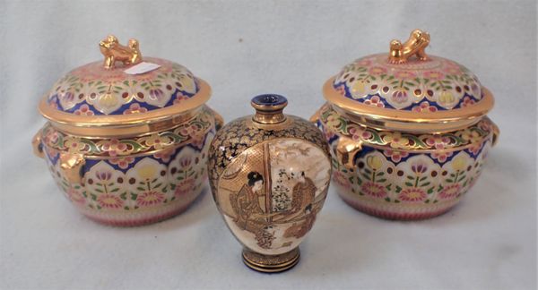 A  JAPANESE FINELY PAINTED AND GILT SATSUMA VASE