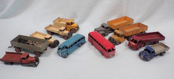 A COLLECTION OF DINKY TOYS COMMERCIAL VEHICLES