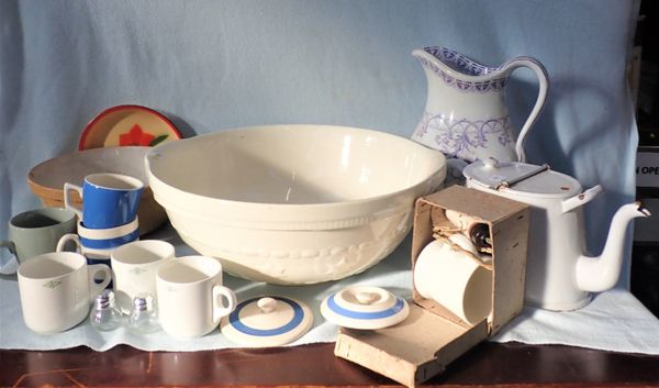 A LARGE WHITEWARE MIXING BASIN WITH MOULDED  STAR DECORATION, AN ENAMEL TEAPOT