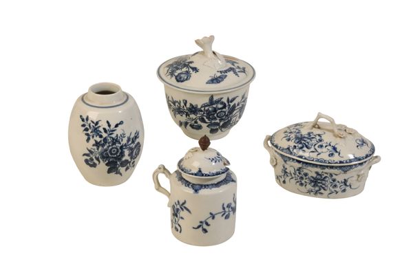 A FIRST PERIOD WORCESTER BLUE AND WHITE SUGAR BOWL AND COVER,