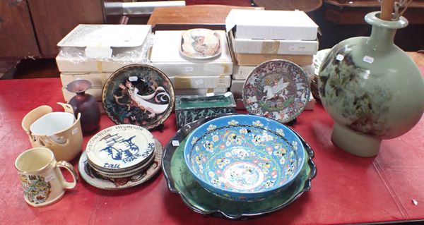 A COLLECTION OF COLLECTOR'S PLATES AND OTHER SUNDRIES