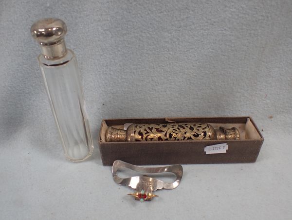 AN S. MORDAN & CO GILT METAL CASED DOUBLE ENDED SCENT BOTTLE