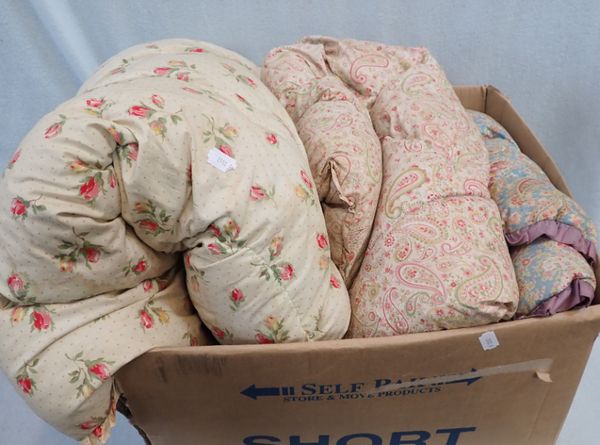 THREE VINTAGE PRINTED COTTON QUILTS