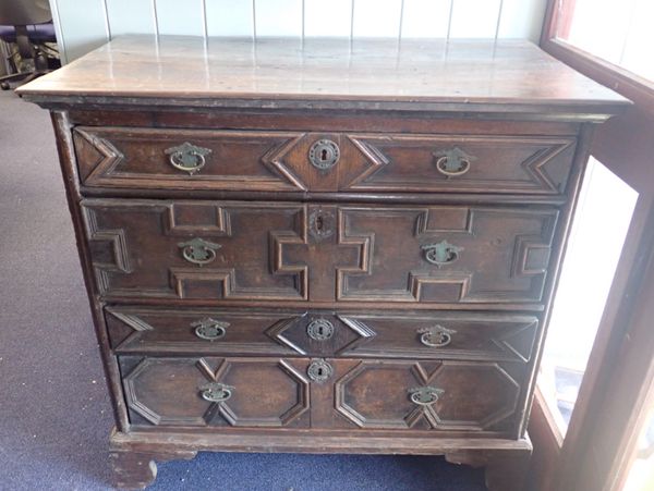 17TH CENTURY OAK CHEST OF DRAWERS, WITH MOULDED FRONTS