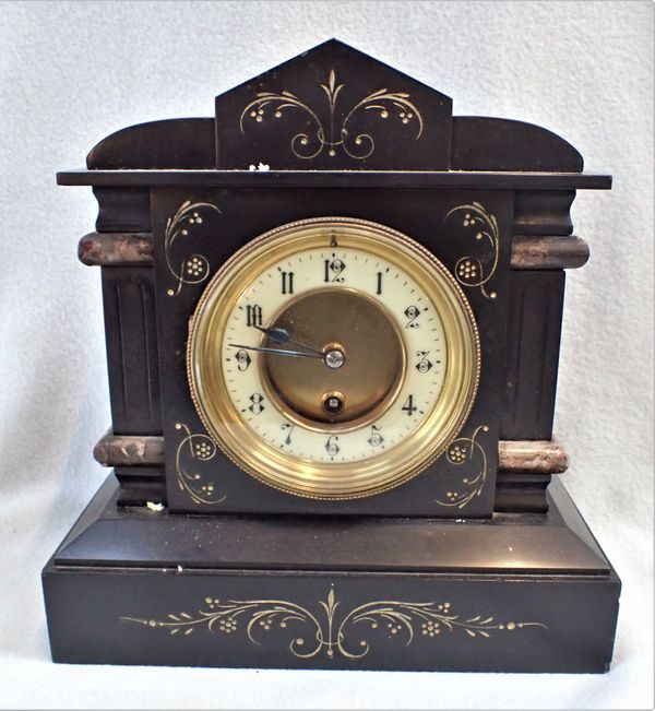 A VICTORIAN SLATE MANTEL CLOCK