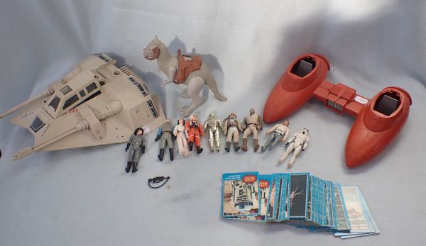 STAR WARS: A COLLECTION OF TOYS, FIGURES ETC