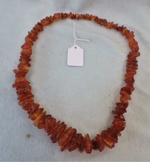 A BALTIC AMBER NECKLACE