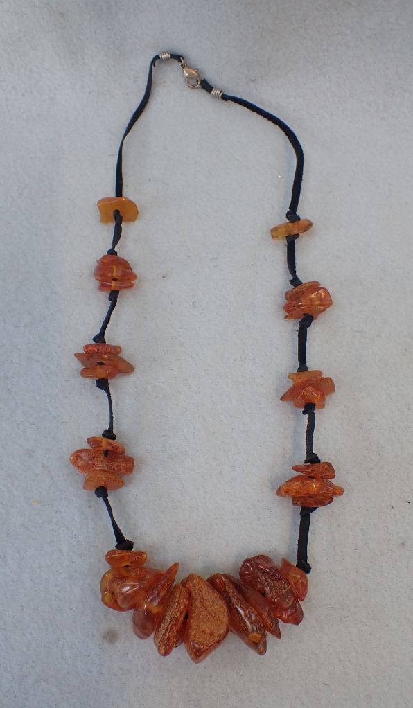 A BALTIC AMBER NECKLACE