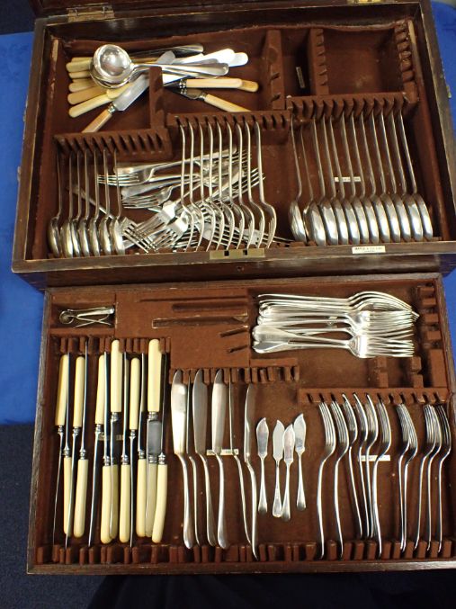 A QUANTITY OF CASED SILVER PLATED CUTLERY