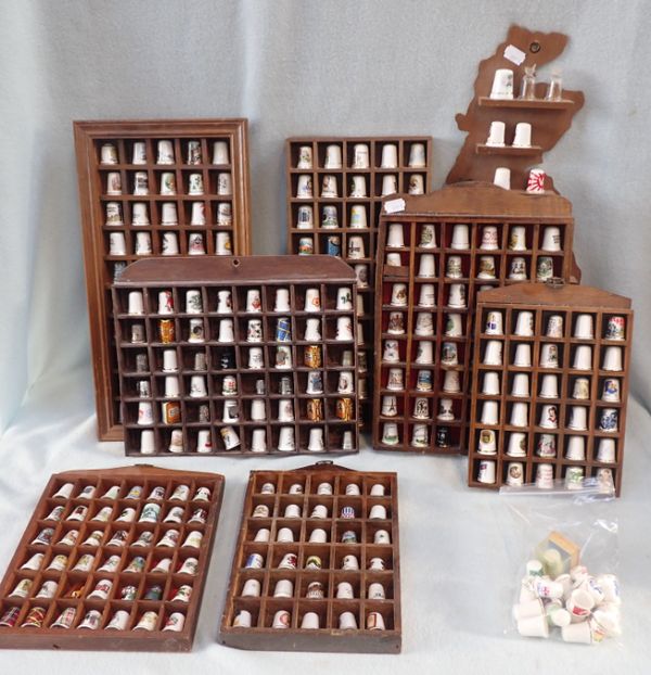 A QUANTITY OF COLLECTOR'S THIMBLES