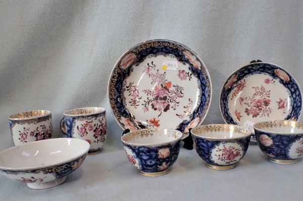 A COLLECTION OF MATCHING 18TH CENTURY TEABOWLS