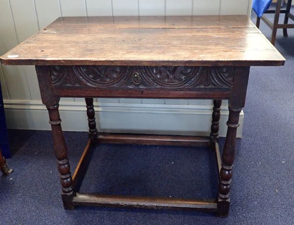 A 17TH CENTURY OAK SIDE TABLE