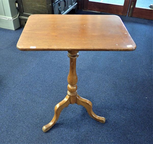 A 19TH CENTURY PALE MAHOGANY TRIPOD TABLE