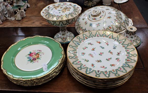 SIX GEORGE JONES DESSERT PLATES WITH GREEN BORDERS AND PAINTED FLOWERS