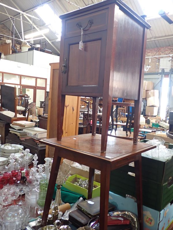 AN EDWARDIAN MAHOGANY BEDSIDE CUPBOARD