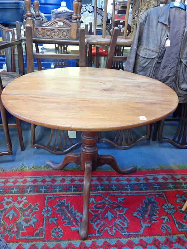 A GEORGE III MAHOGANY TRIPOD TABLE