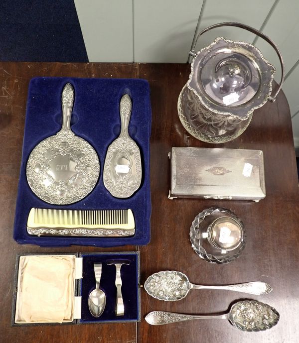 A COLLECTION OF SILVER AND PLATED ITEMS