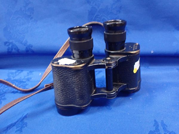 A PAIR OF WWII BINOLCULARS