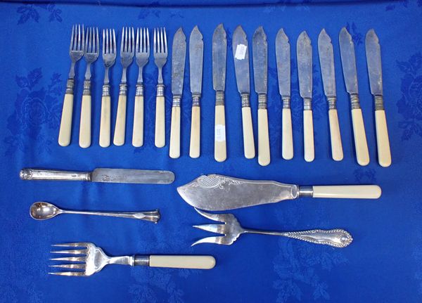 A COLLECTION OF SILVER PLATE CUTLERY