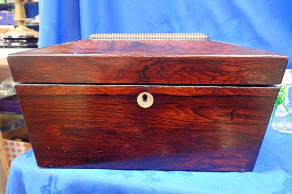 A ROSEWOOD TEA CADDY