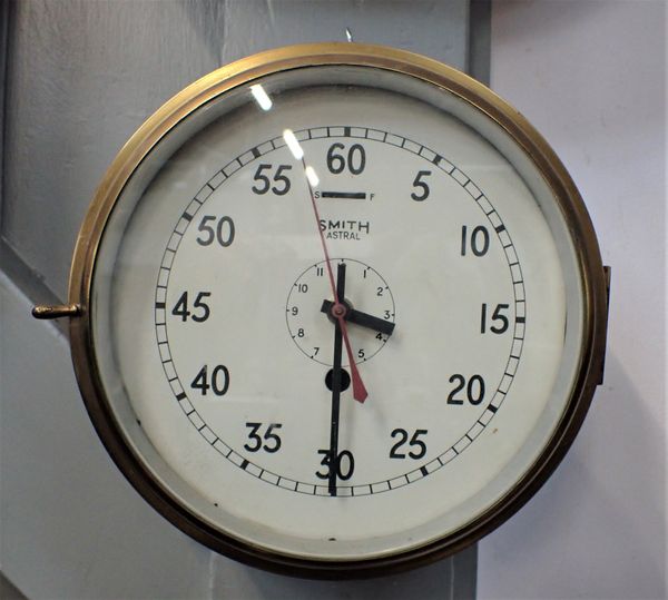 A BRASS-CASED SMITHS 'ASTRAL' SHIPS CLOCK