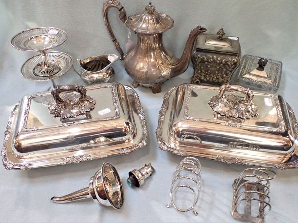 A PAIR OF SILVER PLATED SERVING DISHES