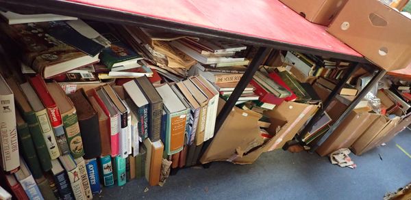 A VERY LARGE QUANTITY OF MISCELLANEOUS BOOKS