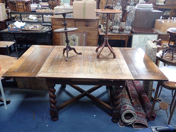 A MAHOGANY WINE TABLE, WITH OCTAGONAL TOP