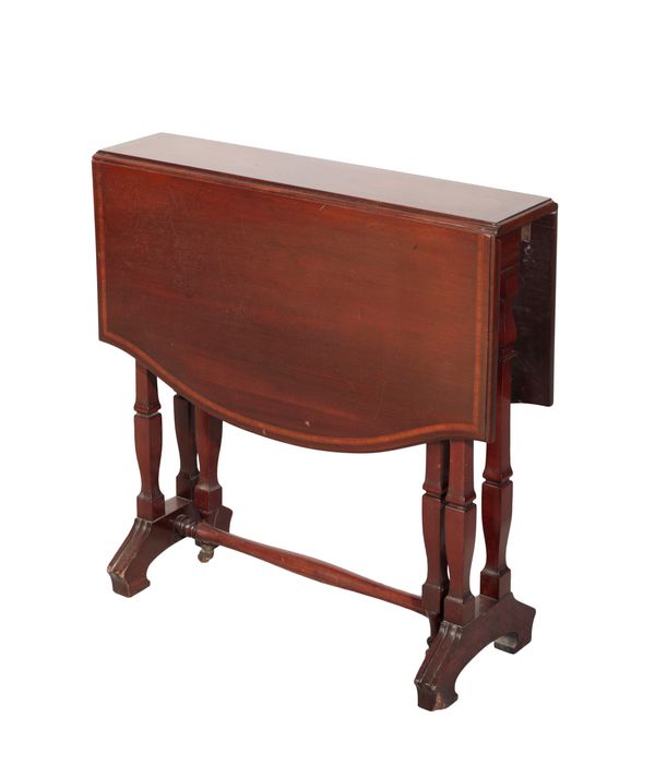 A GEORGE III STYLE MAHOGANY GATELEG OCCASIONAL TABLE