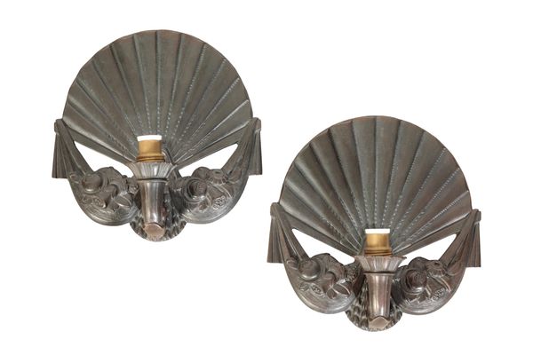 A PAIR OF ART DECO STYLE BRONZE WALL LIGHTS