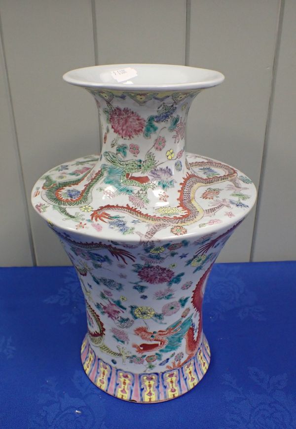 A CHINESE VASE, DECORATED IN ENAMELS WITH DRAGONS