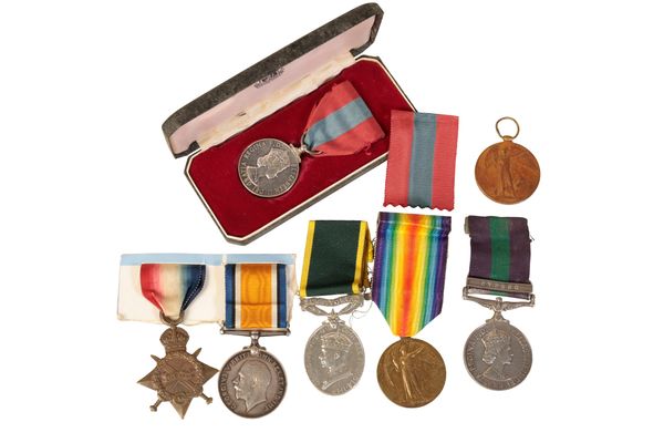 A SMALL LOT OF MIXED MEDALS