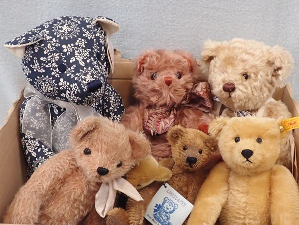 A STEIFF 'KNOPF IM OHR' TEDDY