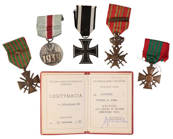 A COLLECTION OF FOREIGN MEDALS