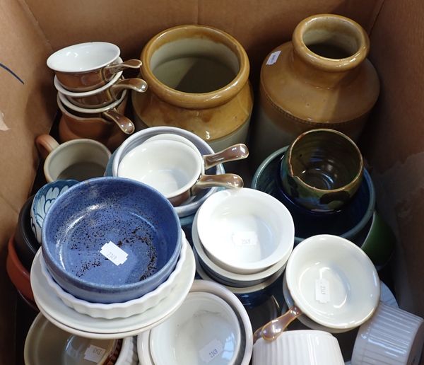 A COLLECTION OF STONEWARE AND EARTHENWARE JARS, JUGS AND BOWLS