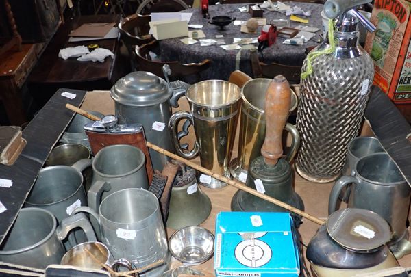 A COLLECTION OF PEWTER AND PLATED TANKARDS