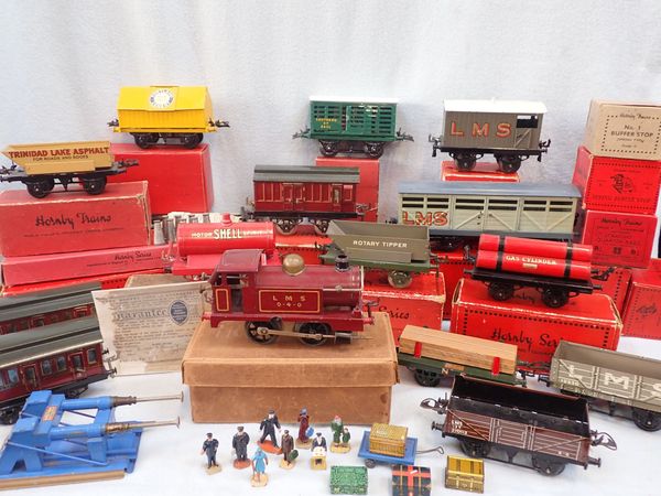 A COLLECTION OF HORNBY '0' GAUGE TINPLATE RAILWAY