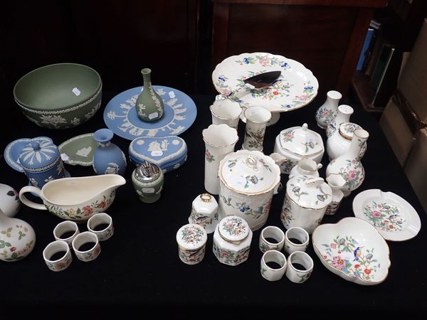 A COLLECTION OF WEDGWOOD AND AYNSLEY DECORATIVE WARES AND FANCIES