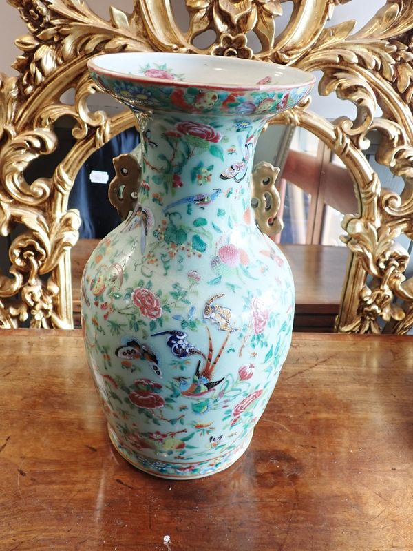 A LARGE CHINESE VASE