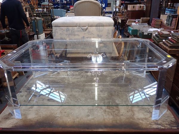 A MODERN PERSPEX COFFEE TABLE