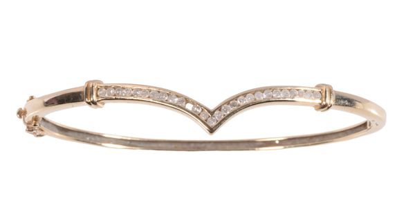 A DIAMOND SET GOLD BANGLE