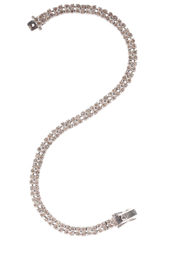 A DIAMOND LINE BRACELET