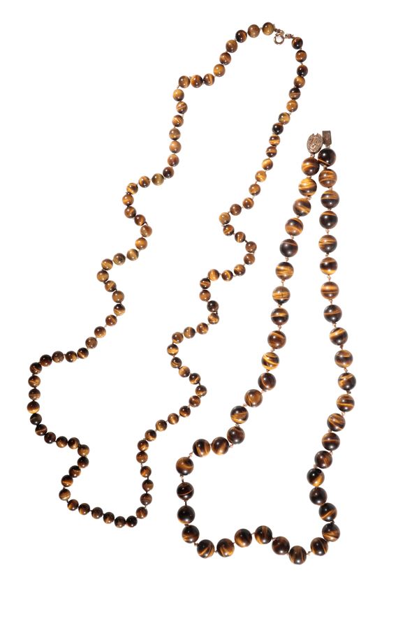 A TIGERS EYE BEADED NECKLACE